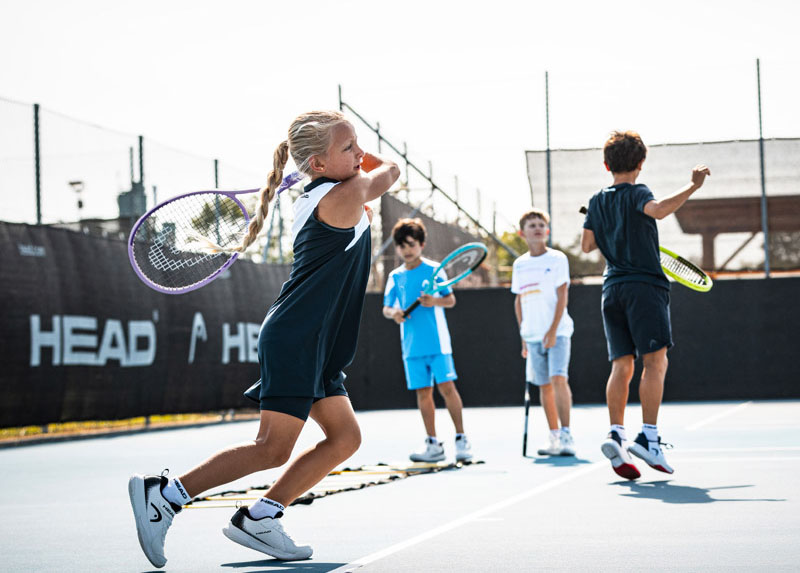 Den richtigen Junior-Tennisschl&auml;ger w&auml;hlen